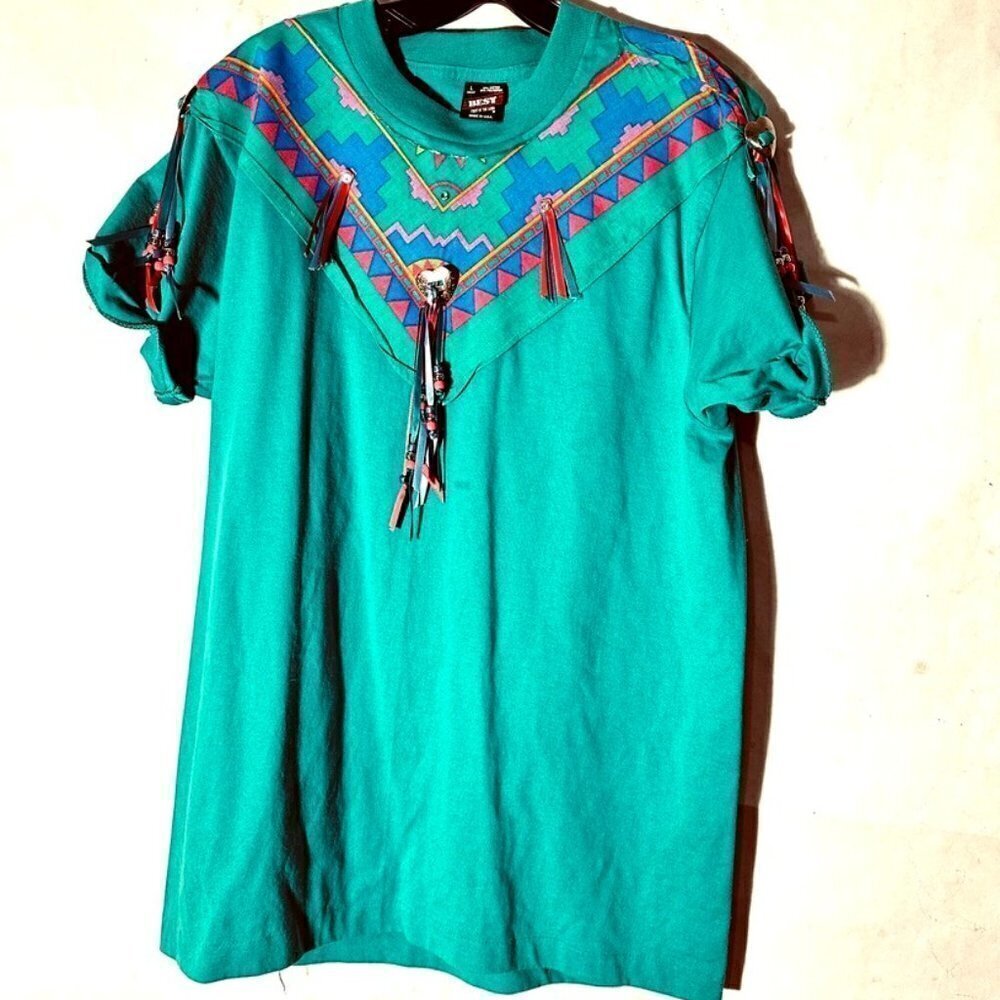 Fruit of the Loom Best Single Stitch Aztec Retro Southwestern Size Large Concho